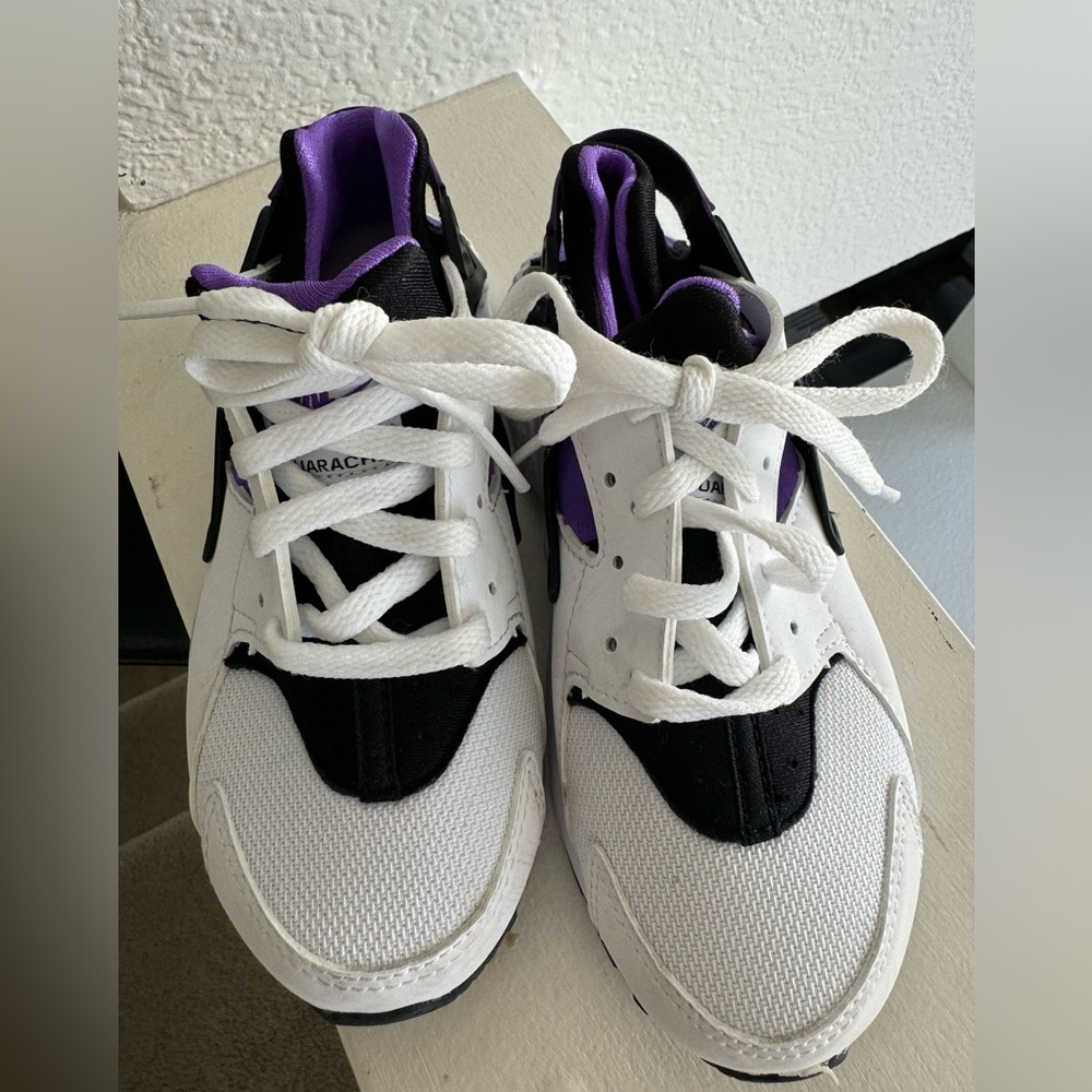 Nike Girls Hirache shoes
